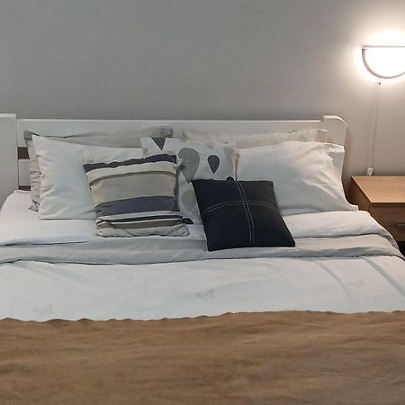 Skelnaia Apartment ลวีฟ ภายนอก รูปภาพ