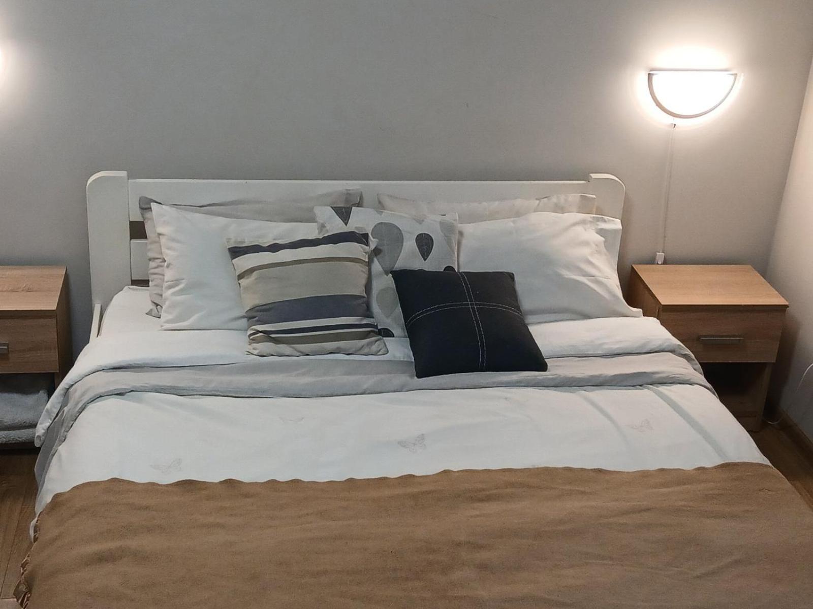 Skelnaia Apartment ลวีฟ ภายนอก รูปภาพ