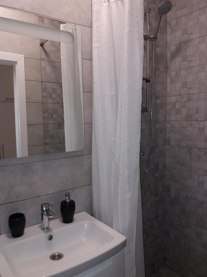Skelnaia Apartment ลวีฟ ภายนอก รูปภาพ