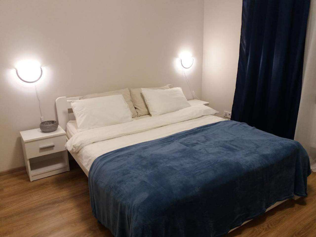 Skelnaia Apartment ลวีฟ ภายนอก รูปภาพ